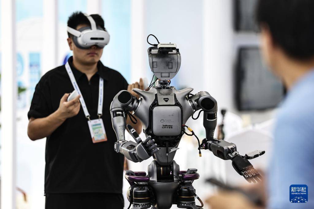 科技賦能產業，智慧生活新圖景徐徐展開 2025全球工業互聯網大會聚焦遠程健康管理服務